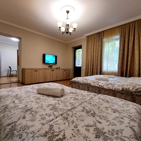 Geo Kutaisi Apartment ภายนอก รูปภาพ