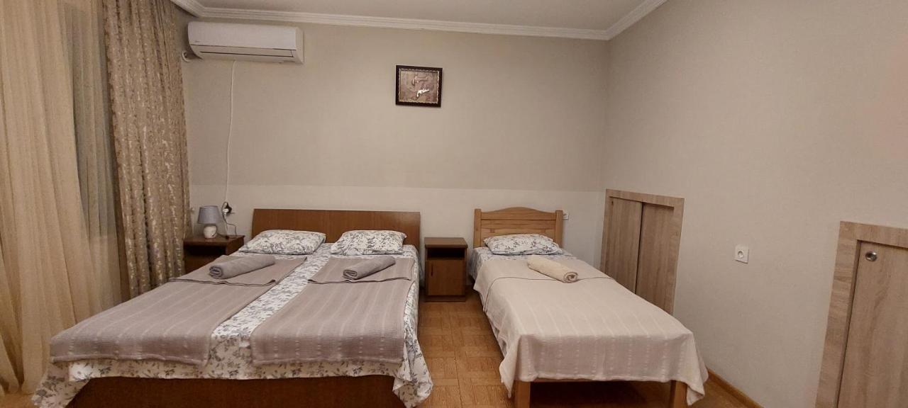 Geo Kutaisi Apartment ภายนอก รูปภาพ