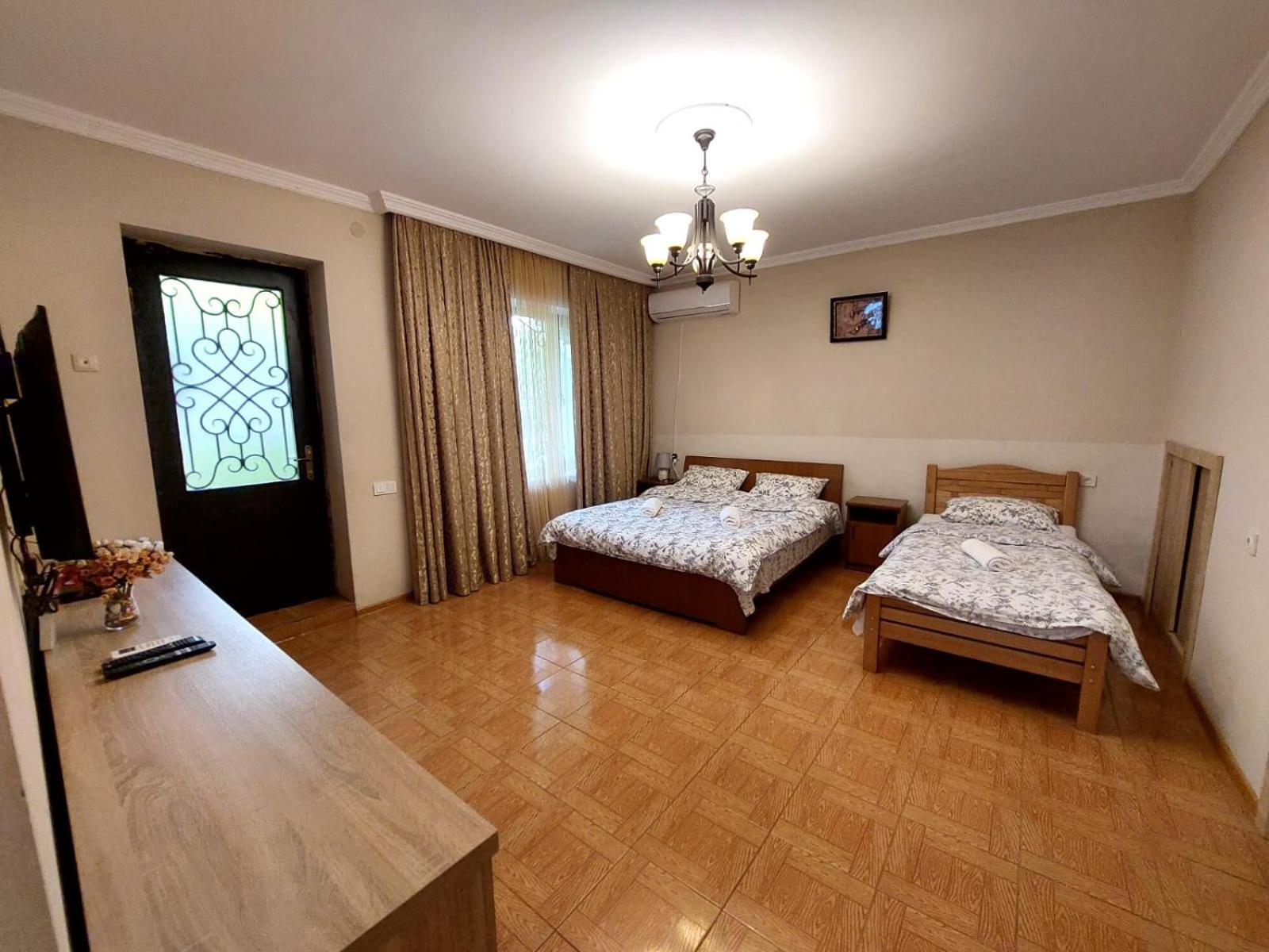 Geo Kutaisi Apartment ภายนอก รูปภาพ